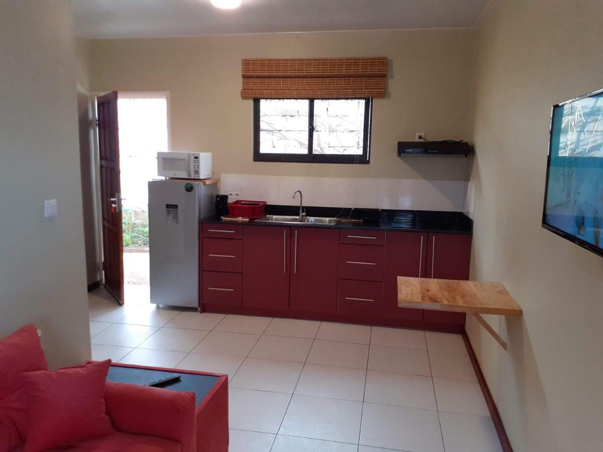 Max Garden And Pool Apartment Paramaribo Exterior photo